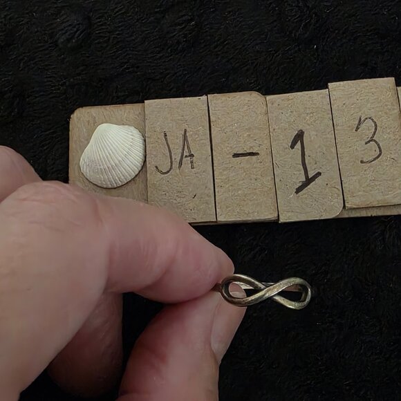 Item # JA139 James Avery Retired Infinity ring size 7 - Picture 2 of 4